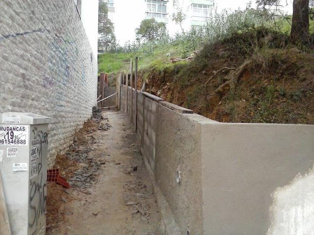 Remoção floreiras e construção  muro blocos cimento Rua Abade Faria Mercês2 alterada