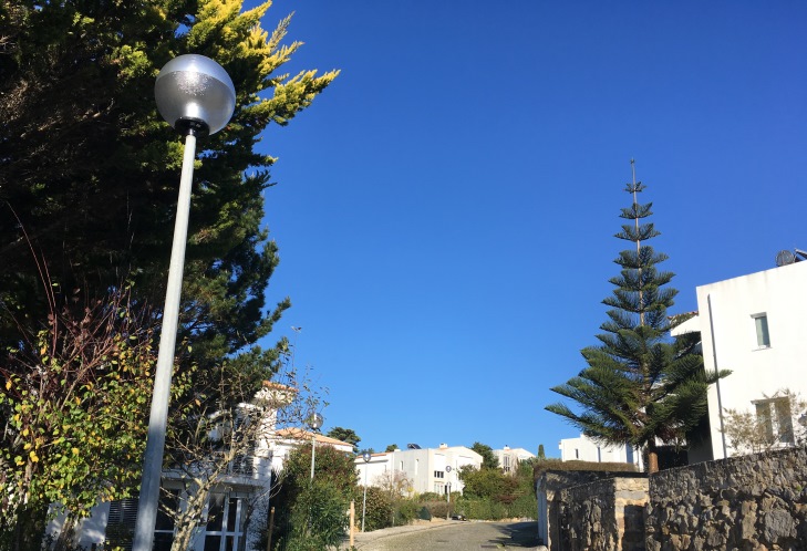 iluminação pública no Bairro da Quinta Verde em Nafarros